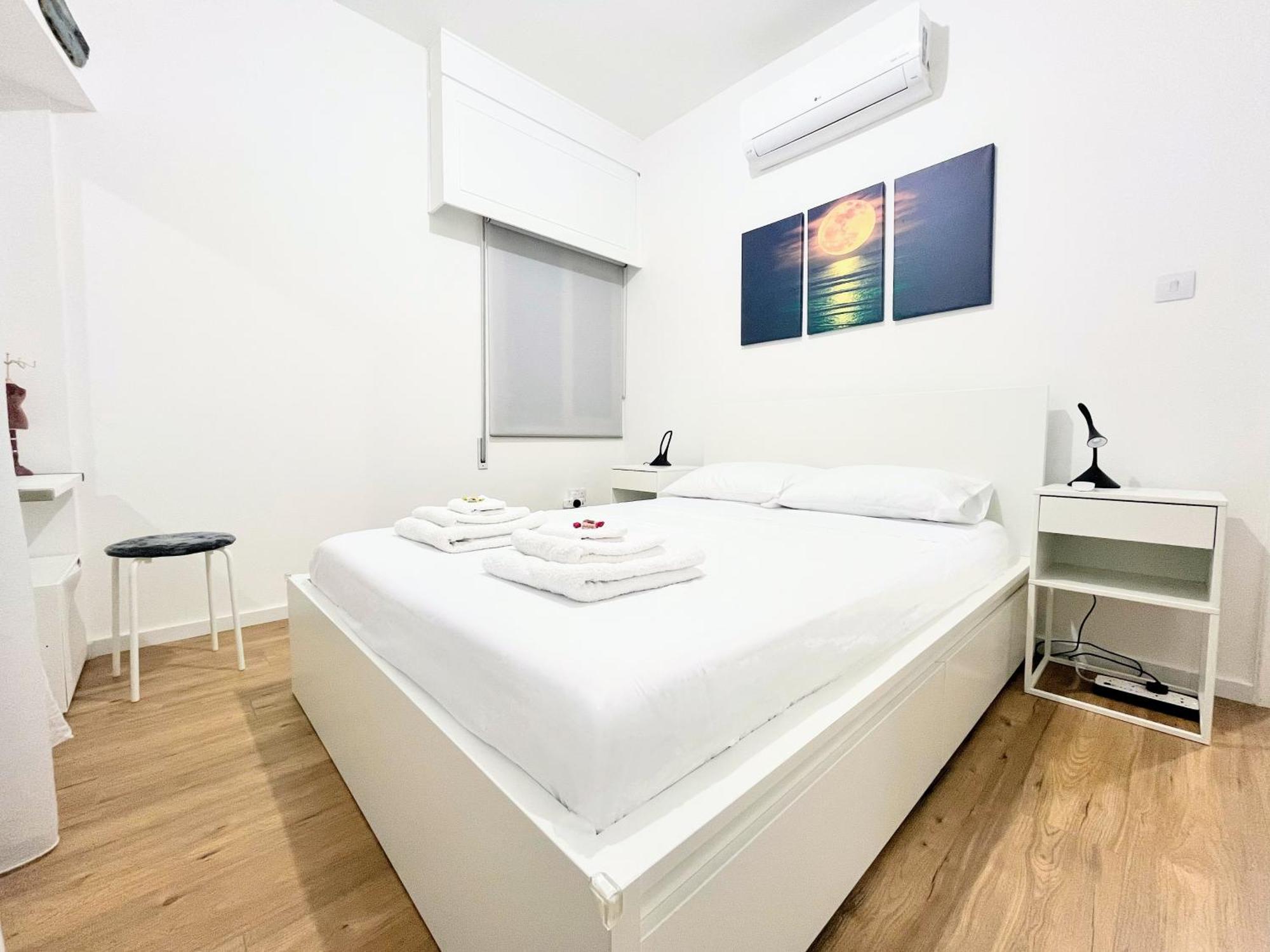 Modern Apartment Near Mckenzie Beach Larnaca Eksteriør billede